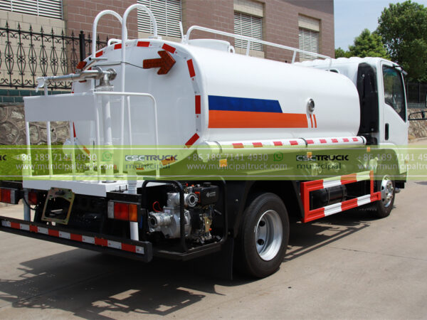 ISUZU 8,000L Water Sprinkler Truck Back View