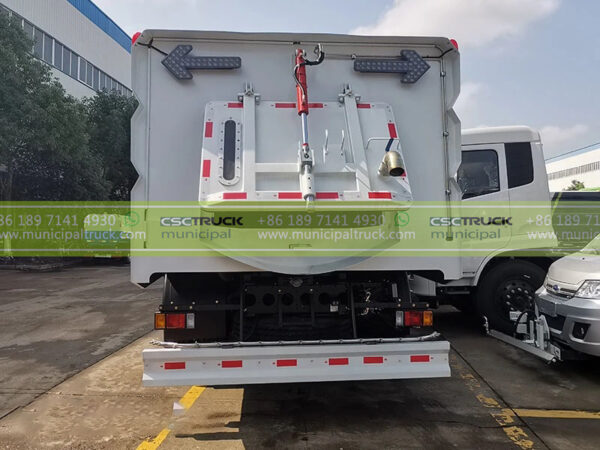 ISUZU Street Cleaning Sweeper Truck Back