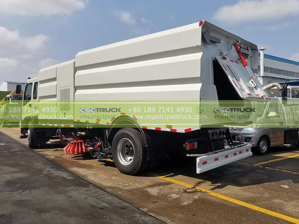 ISUZU Street Cleaning Sweeper Truck Back View