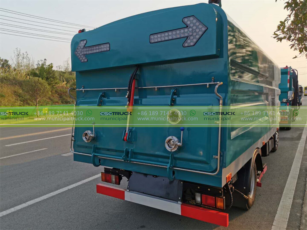 ISUZU Vacuum Clean Sweeper Truck Back