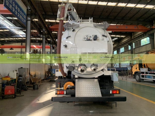 IVECO 20,000L Combined Vacuum Jet Truck Back