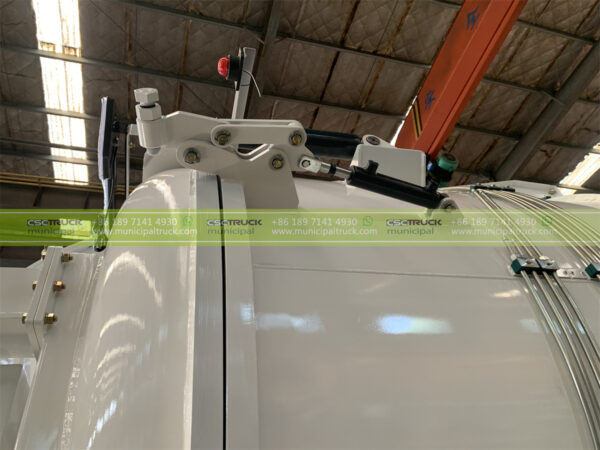 IVECO 20,000L Combined Vacuum Jet Truck Tank Details