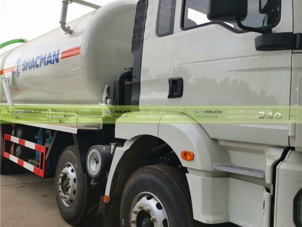SHACMAN Septic Tank Vacuum Truck Side