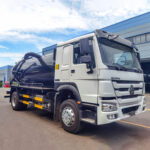 SINOTRUK 10,000L Vacuum Sewage Tanker Truck SINOTRUK 10,000L Vacuum Sewage Tanker Truck