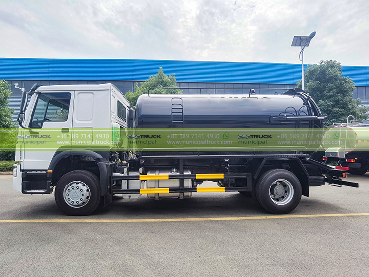 SINOTRUK 10,000L Vacuum Sewage Tanker Truck Container SINOTRUK 10,000L Vacuum Sewage Tanker Truck Container