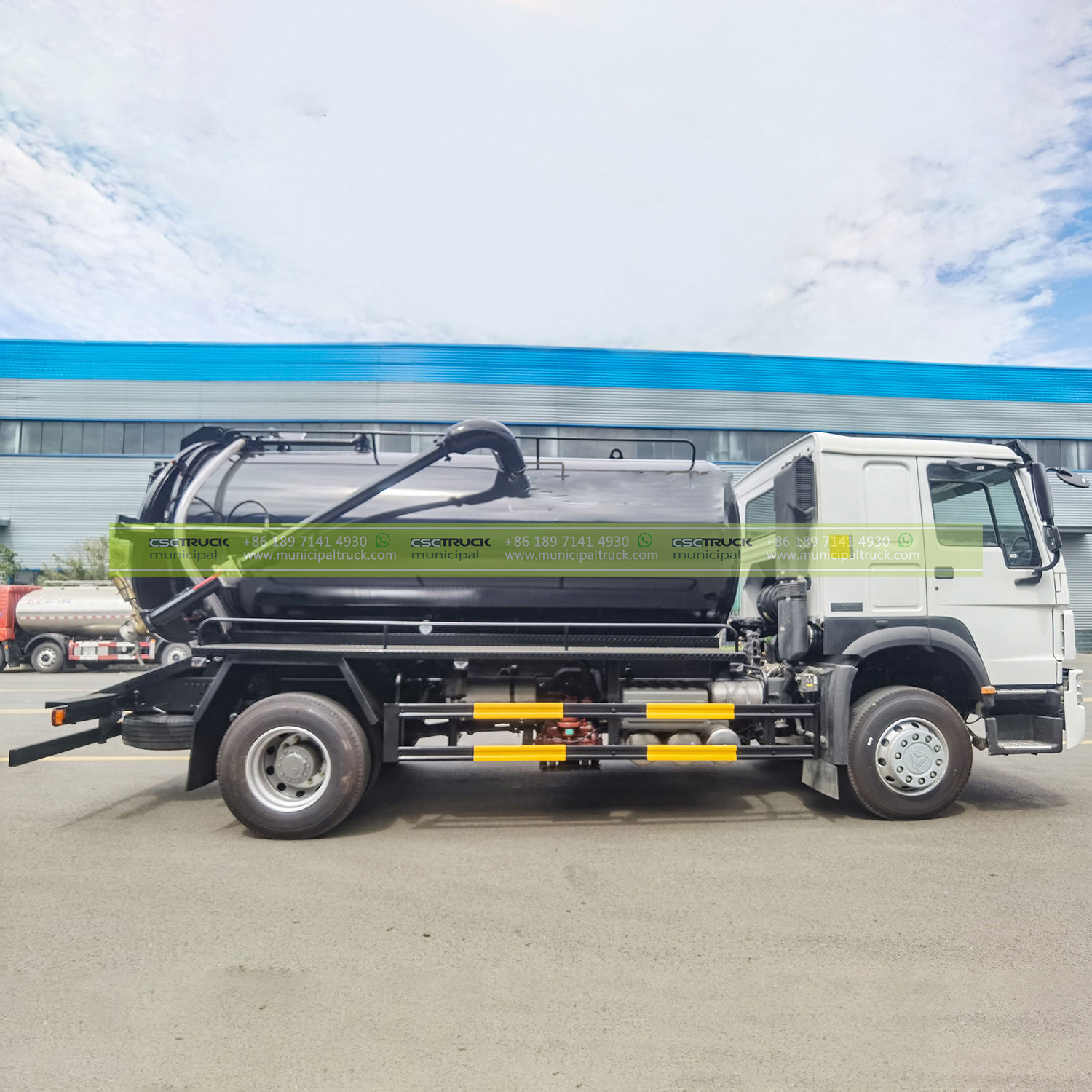 SINOTRUK 10,000L Vacuum Sewage Tanker Truck Side SINOTRUK 10,000L Vacuum Sewage Tanker Truck Side