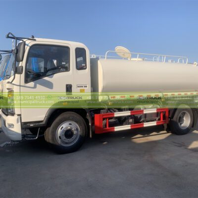 SINOTRUK 10,000L Water Distribution Truck