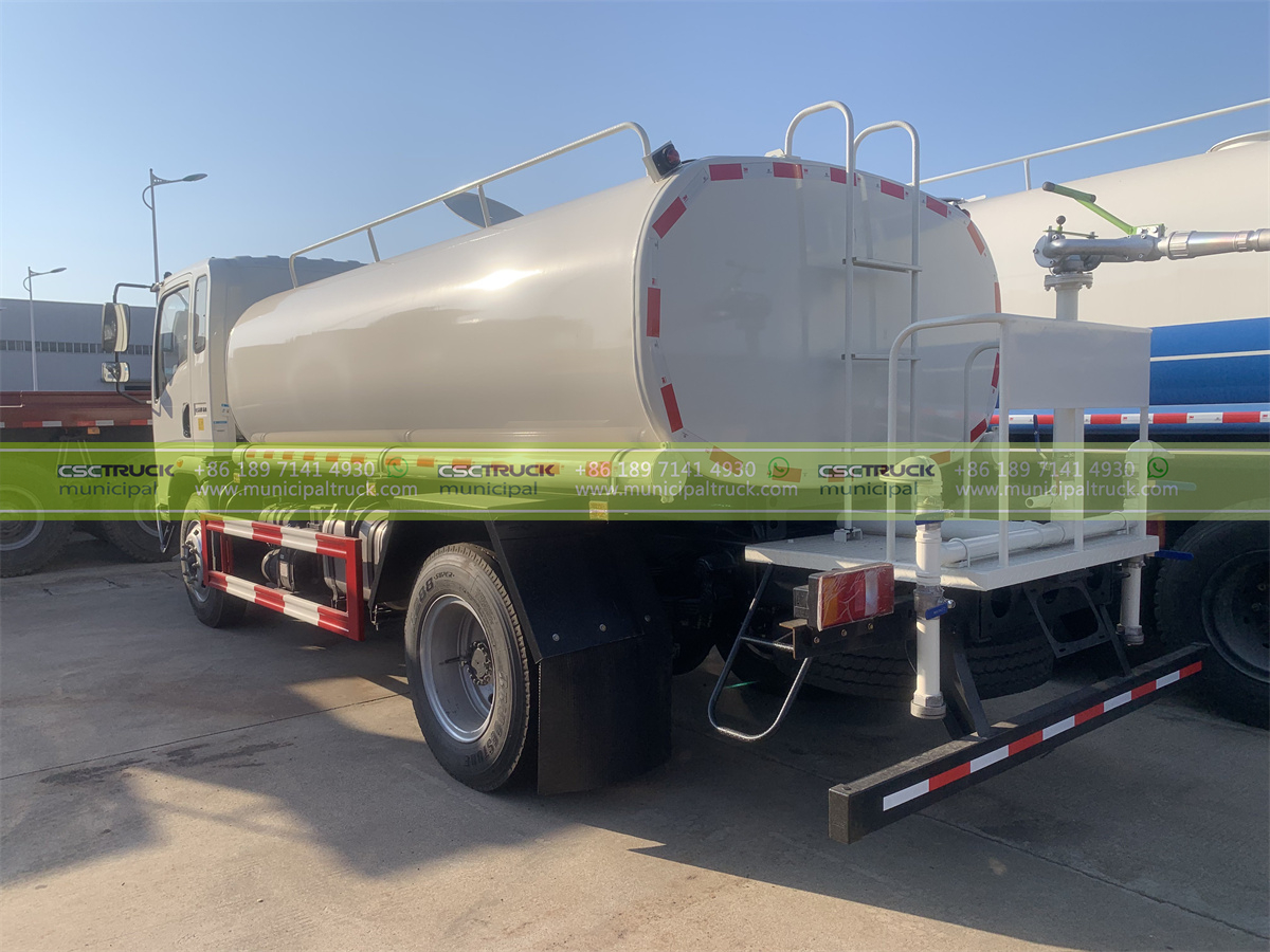 SINOTRUK 10,000L Water Distribution Truck Back Side SINOTRUK 10,000L Water Distribution Truck Back Side