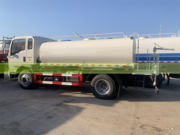 SINOTRUK 10,000L Water Distribution Truck Container