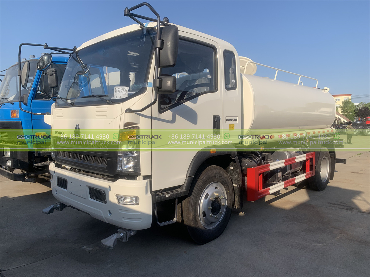 SINOTRUK 10,000L Water Distribution Truck Head SINOTRUK 10,000L Water Distribution Truck Head
