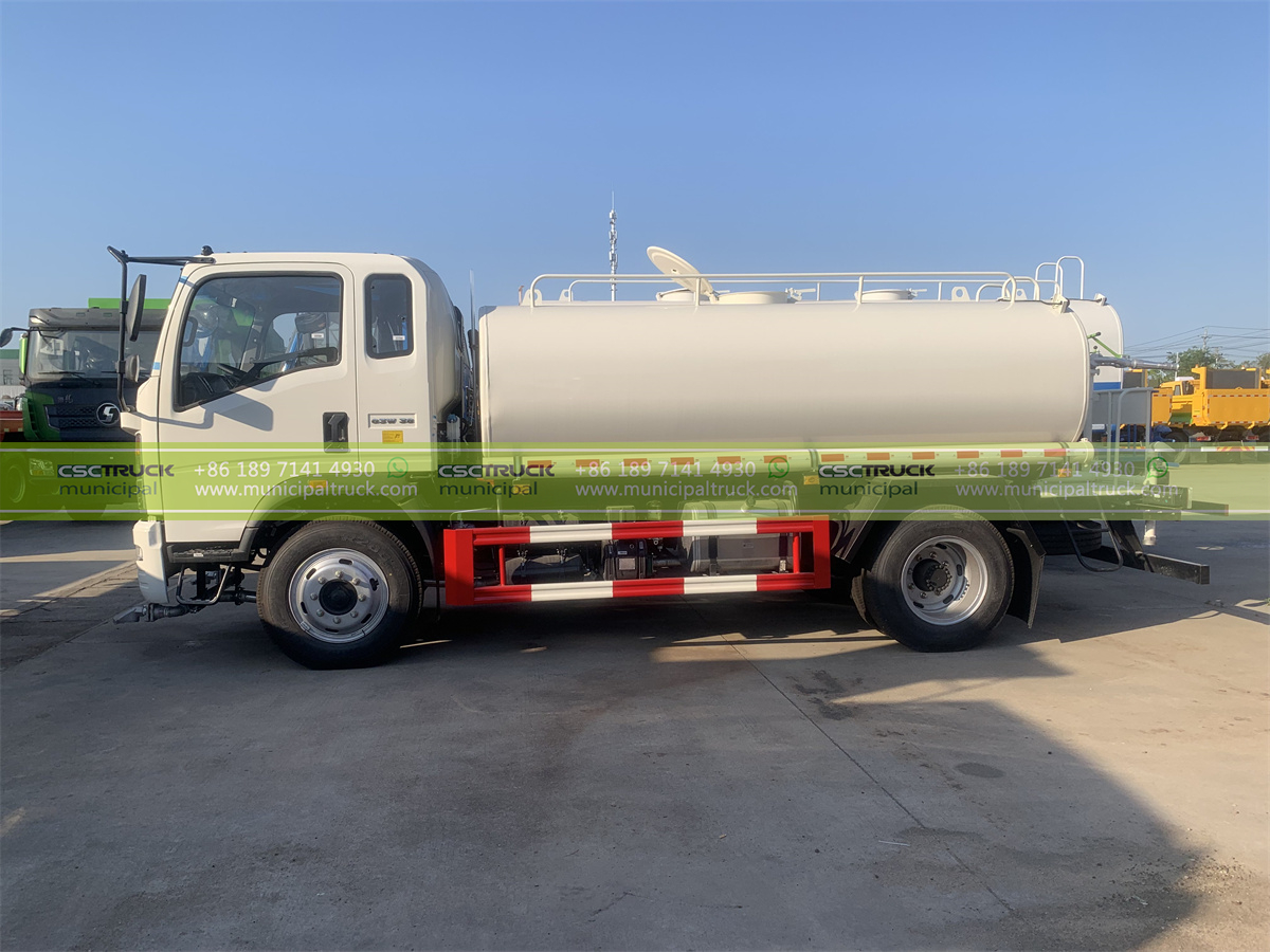 SINOTRUK 10,000L Water Distribution Truck Tank SINOTRUK 10,000L Water Distribution Truck Tank