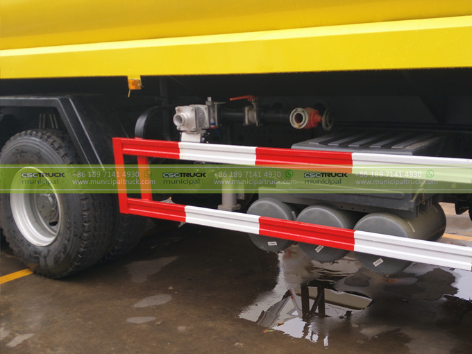 SINOTRUK 18,000L Water Bowser Truck Details SINOTRUK 18,000L Water Bowser Truck Details