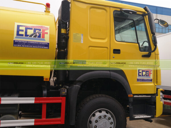 SINOTRUK 18,000L Water Bowser Truck Head