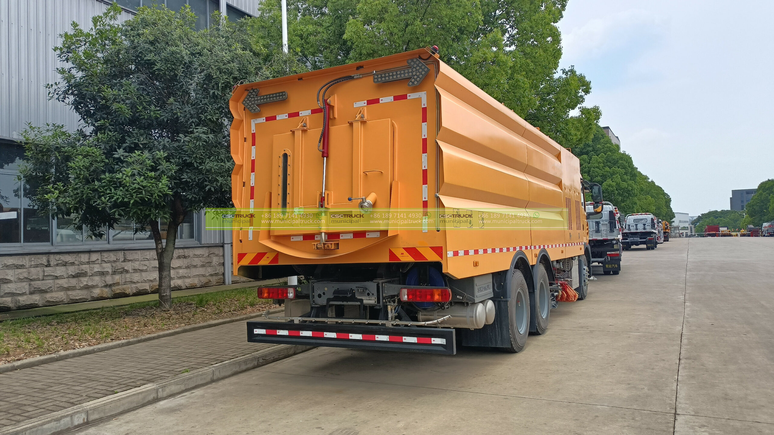 SINOTRUK 20CBM Road Sweeper Truck Back SINOTRUK 20CBM Road Sweeper Truck Back