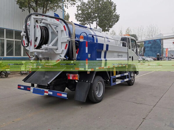 SINOTRUK 5,000L Sewer Cleaning Truck Right