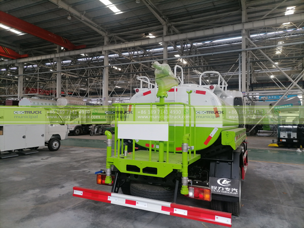 SINOTRUK 5,000L Water Tank Truck Back SINOTRUK 5,000L Water Tank Truck Back