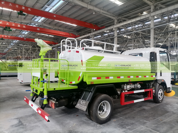 SINOTRUK 5,000L Water Tank Truck Side SINOTRUK 5,000L Water Tank Truck Side