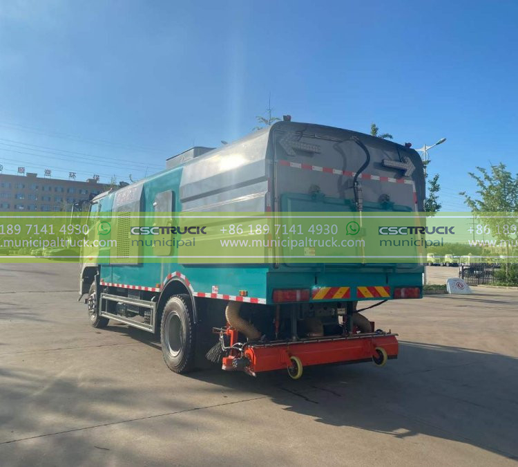 SINOTRUK Dry Clean Sweeper Truck Back View SINOTRUK Dry Clean Sweeper Truck Back View