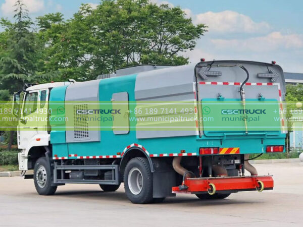 SINOTRUK Dry Clean Sweeper Truck Left
