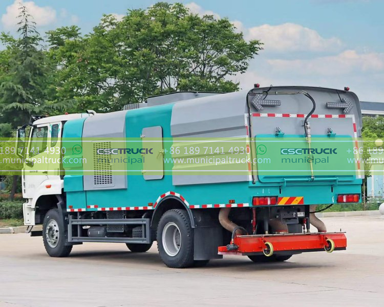SINOTRUK Dry Clean Sweeper Truck Left