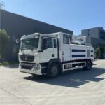 SINOTRUK Road Fence Cleaning Truck SINOTRUK Road Fence Cleaning Truck