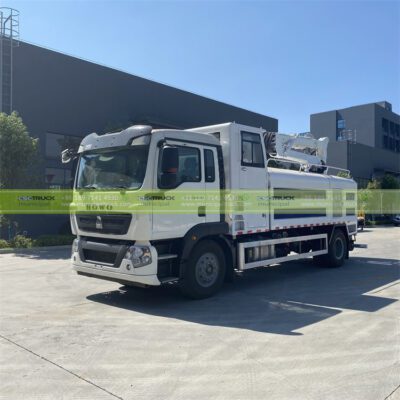 SINOTRUK Road Fence Cleaning Truck
