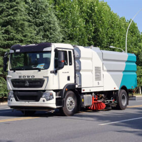 SINOTRUK Road Flushing Sweeper Truck