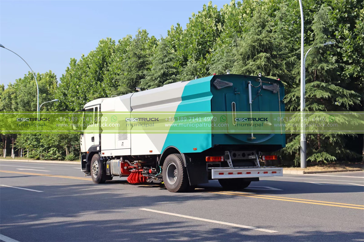 SINOTRUK Road Flushing Sweeper Truck Back View SINOTRUK Road Flushing Sweeper Truck Back View