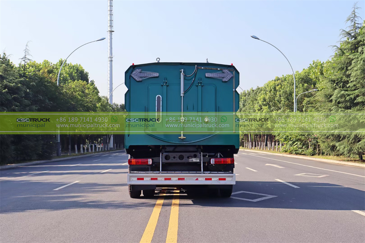 SINOTRUK Road Flushing Sweeper Truck Back SINOTRUK Road Flushing Sweeper Truck Back