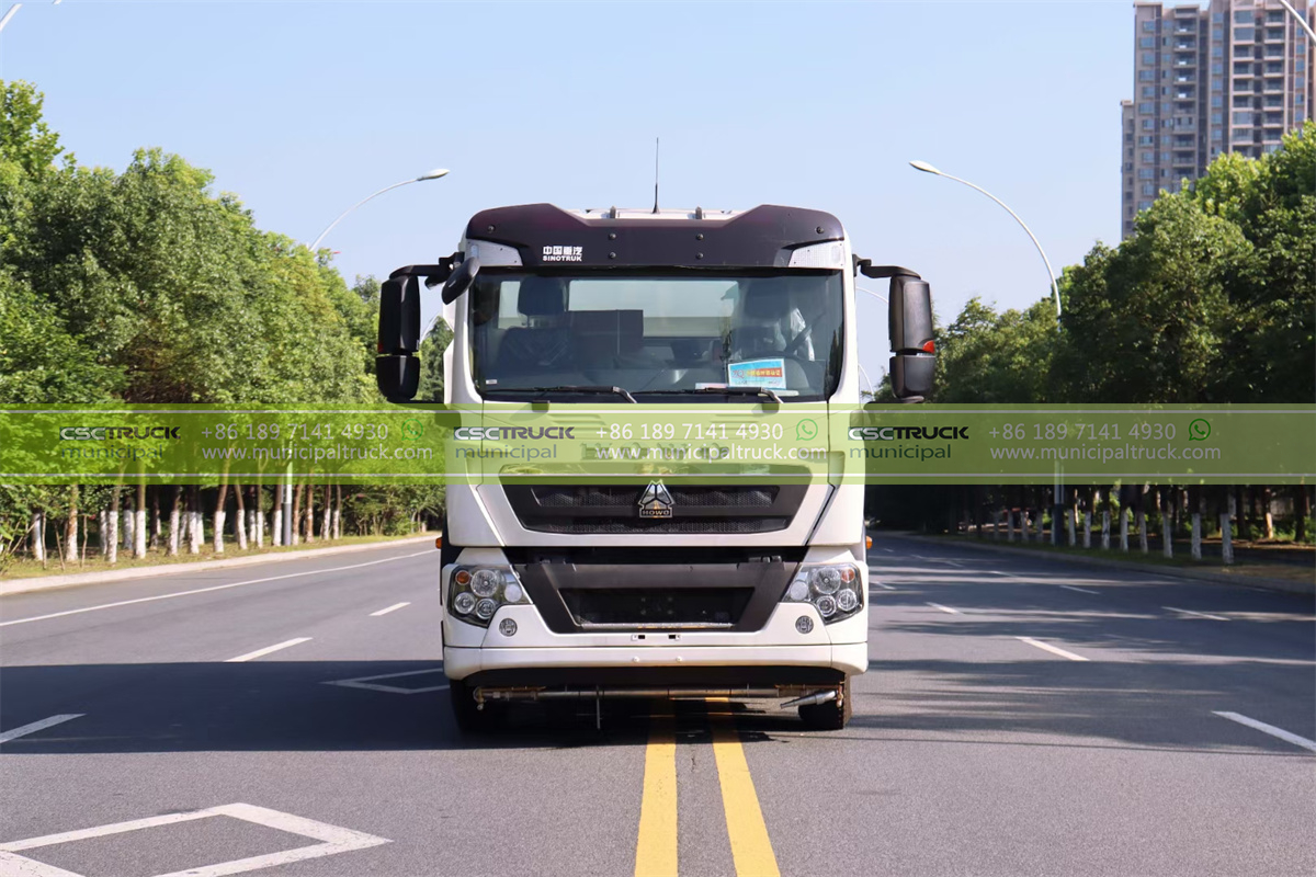 SINOTRUK Road Flushing Sweeper Truck Head SINOTRUK Road Flushing Sweeper Truck Head