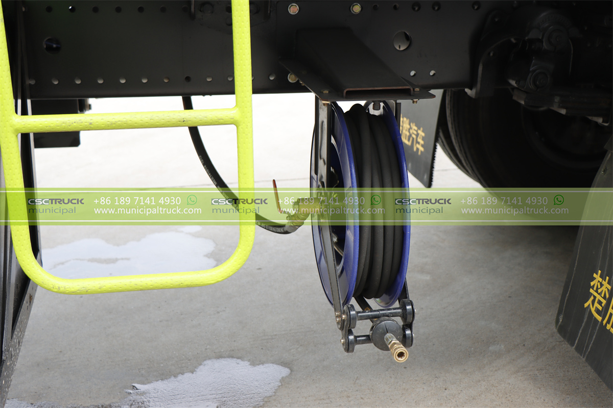 DONGFENG 16CBM Dust Control Spray Truck Tube DONGFENG 16CBM Dust Control Spray Truck Tube