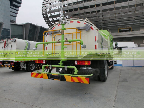 FOTON Water Jet Cleaning Truck Back Far