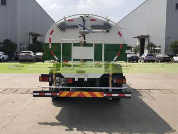 ISUZU High Pressure Road Cleaner Back