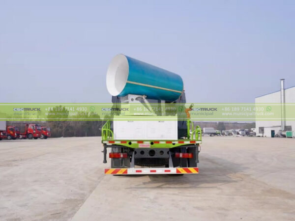 SINOTRUK 16,000L Water Mist Tank Truck Back