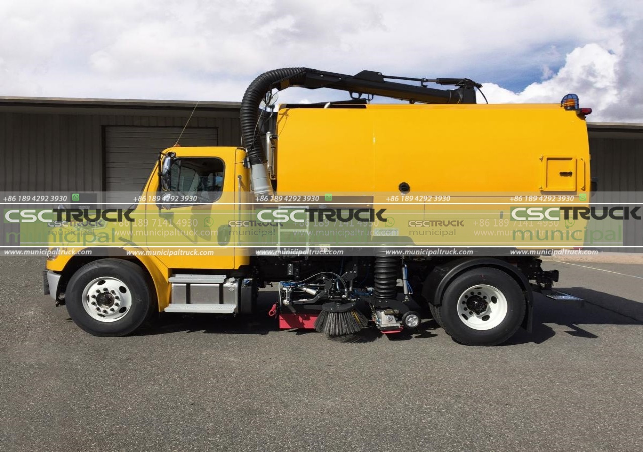 Side suction sweepers truck
