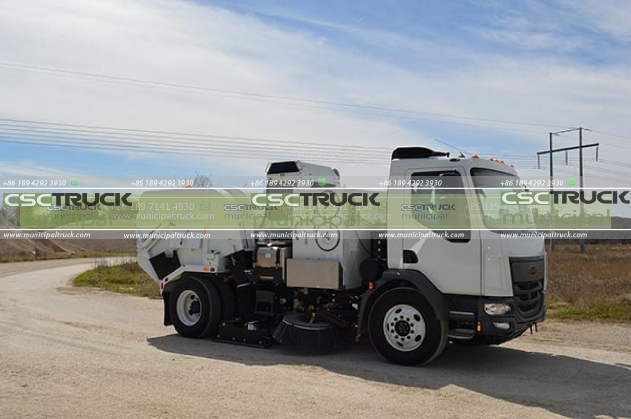Sweeper trucks built with durable materials and reliable components (3)