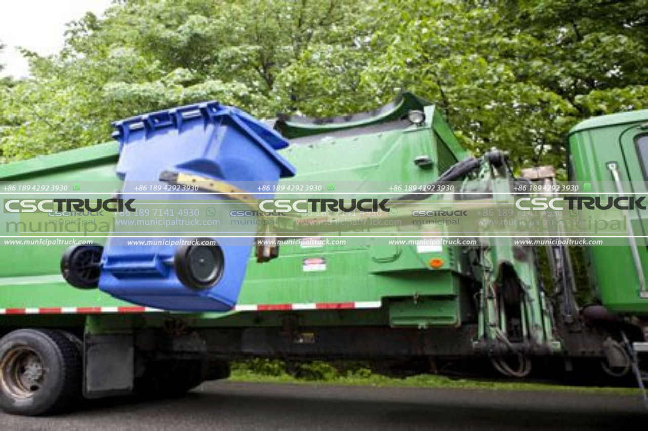 garbage truck working