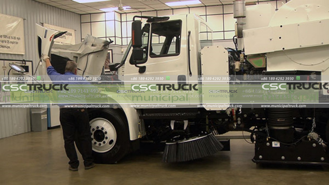 regular sweeper truck maintenance (10)