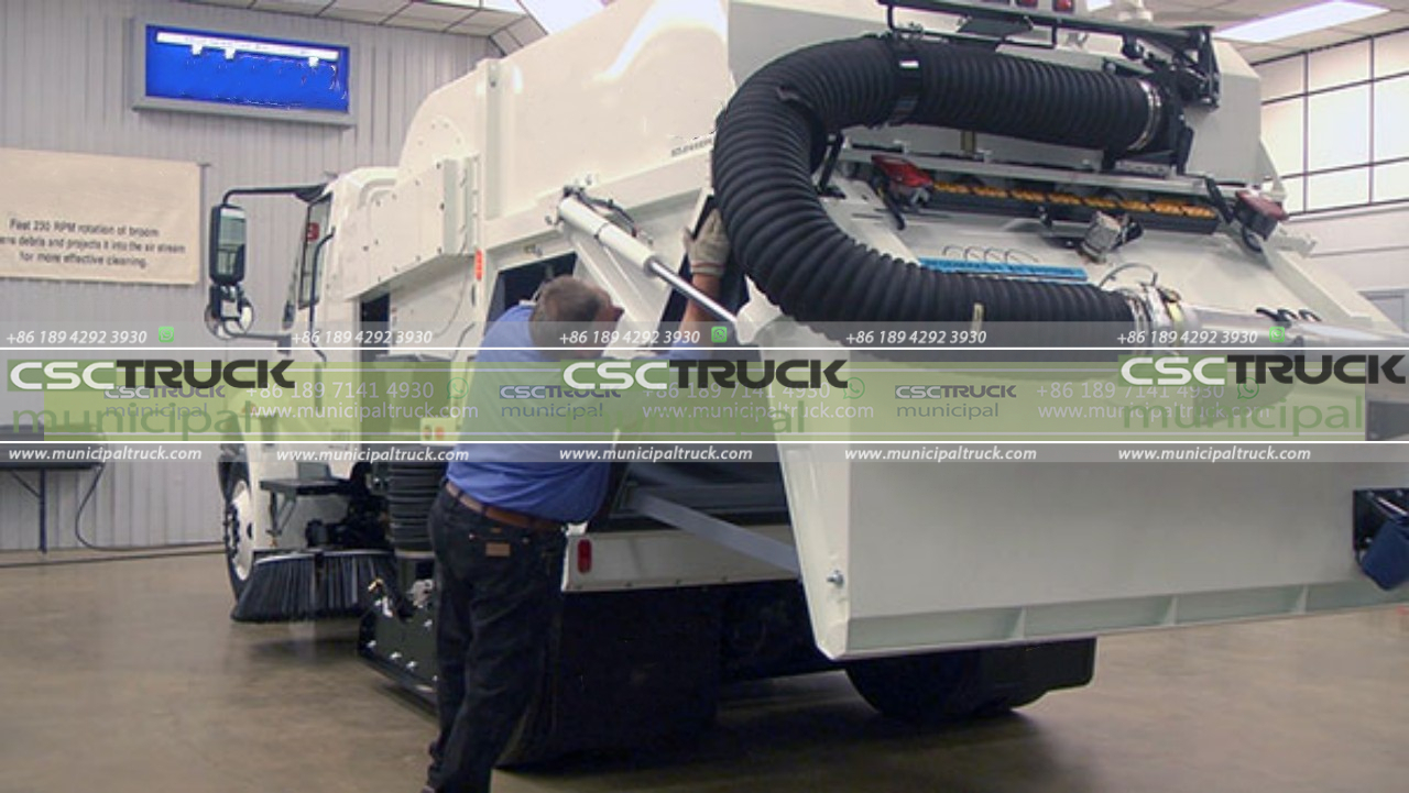 regular sweeper truck maintenance (12)