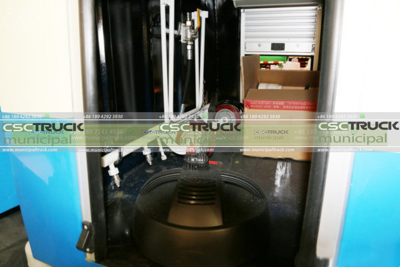 water jetting truck detail