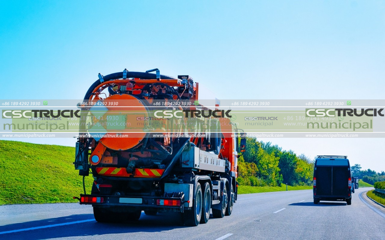 Vacuum sewer truck (3)