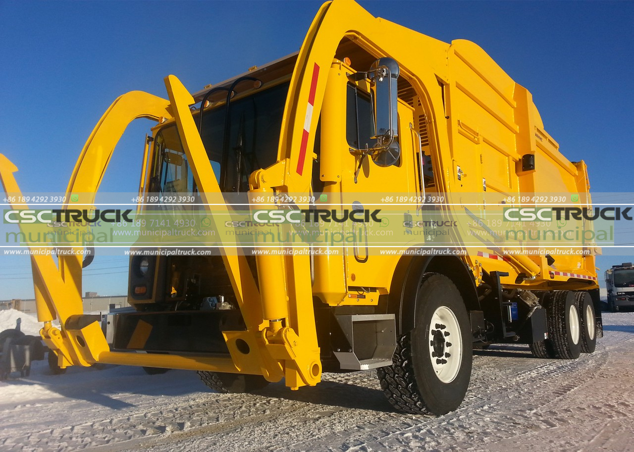 What is a Front Load Bin? CSCTRUCK Municipal Truck