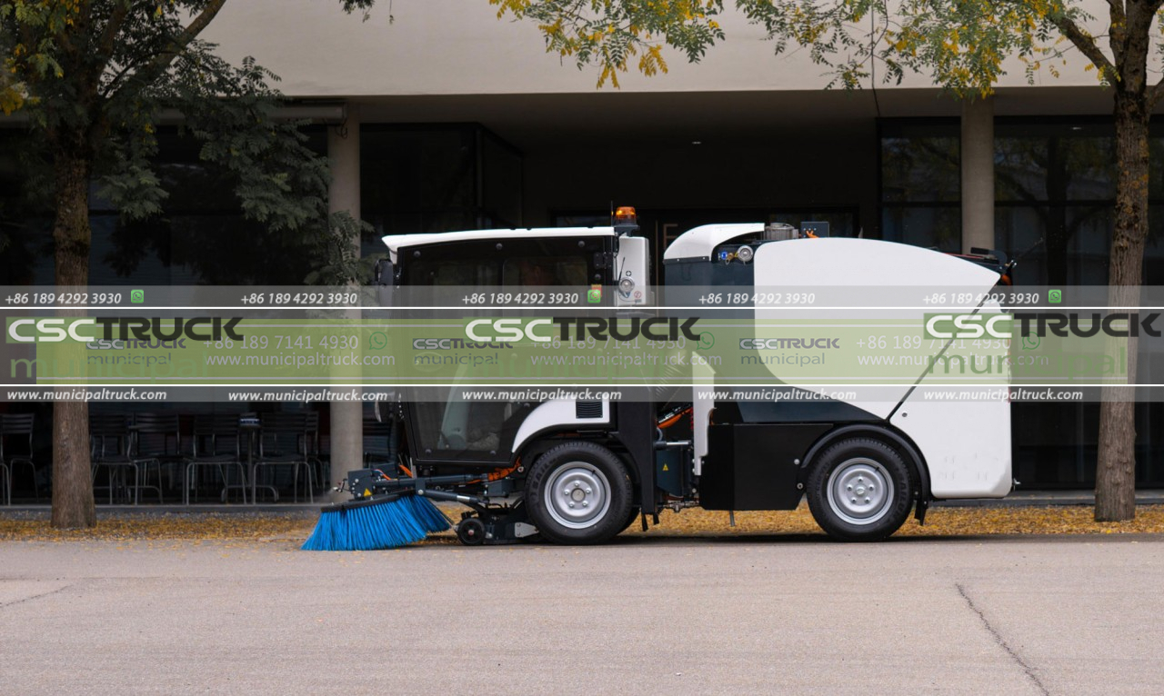 small sweeper truck (5)