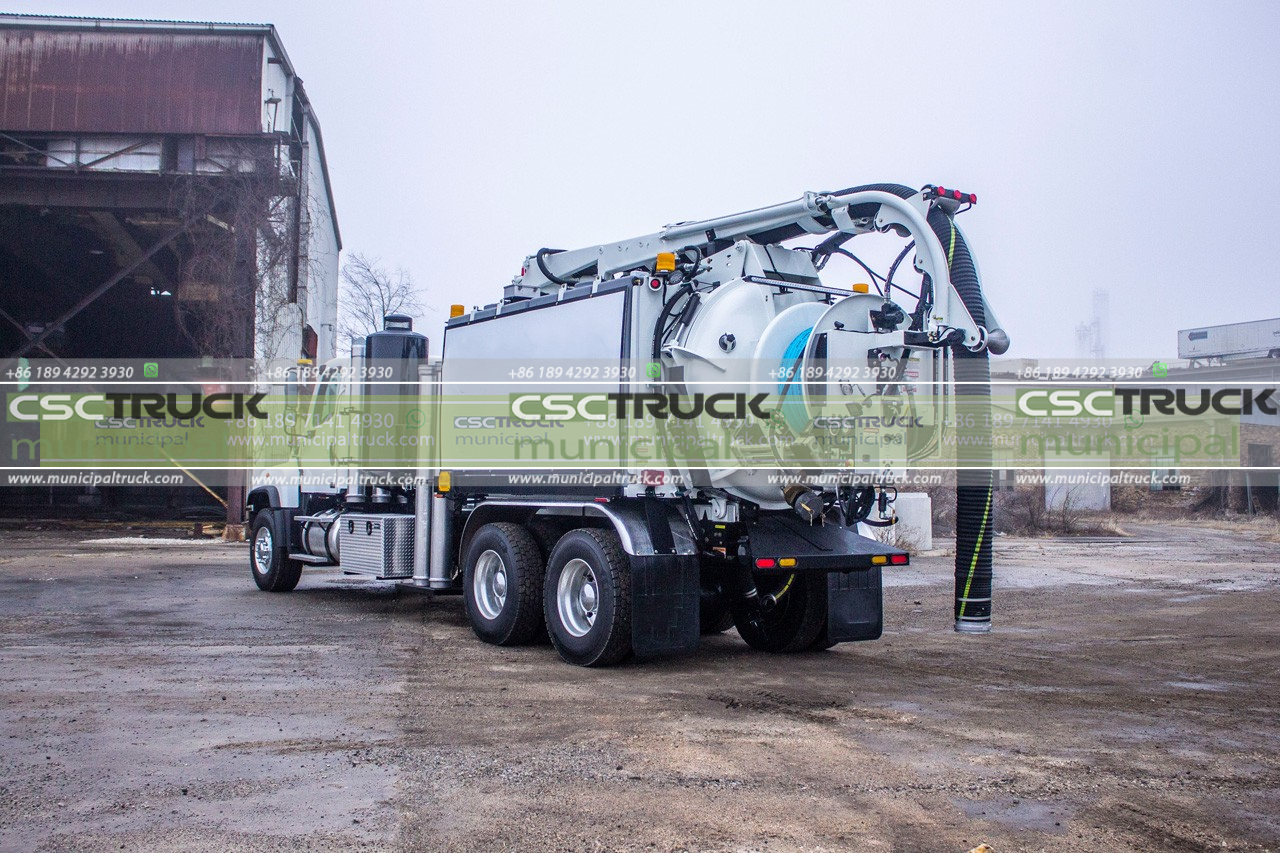 vacuum sewer truck