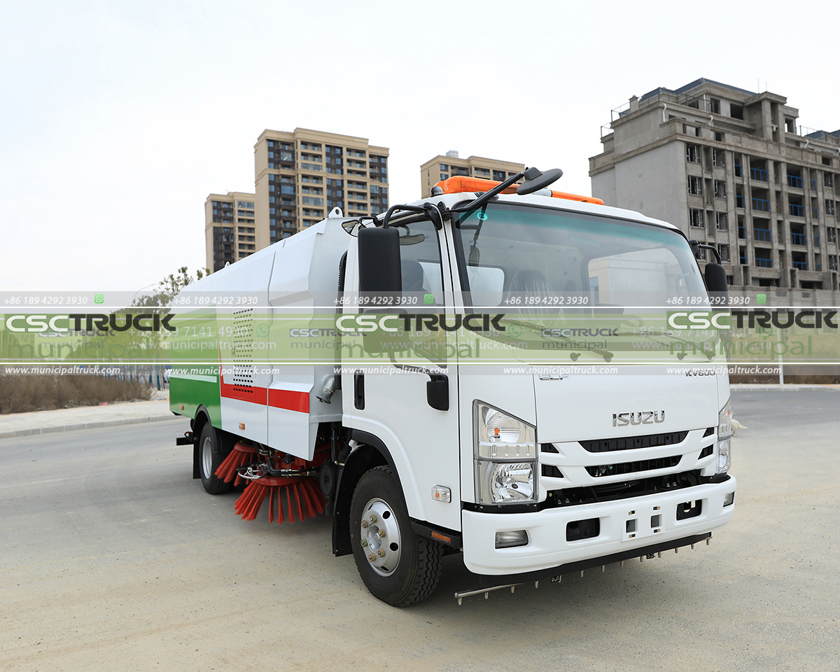 ISUZU Street Sweeper Truck Left Head ISUZU Street Sweeper Truck Left Head