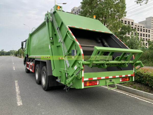 SINOTRUK 20CBM Garbage Compactor Truck Back