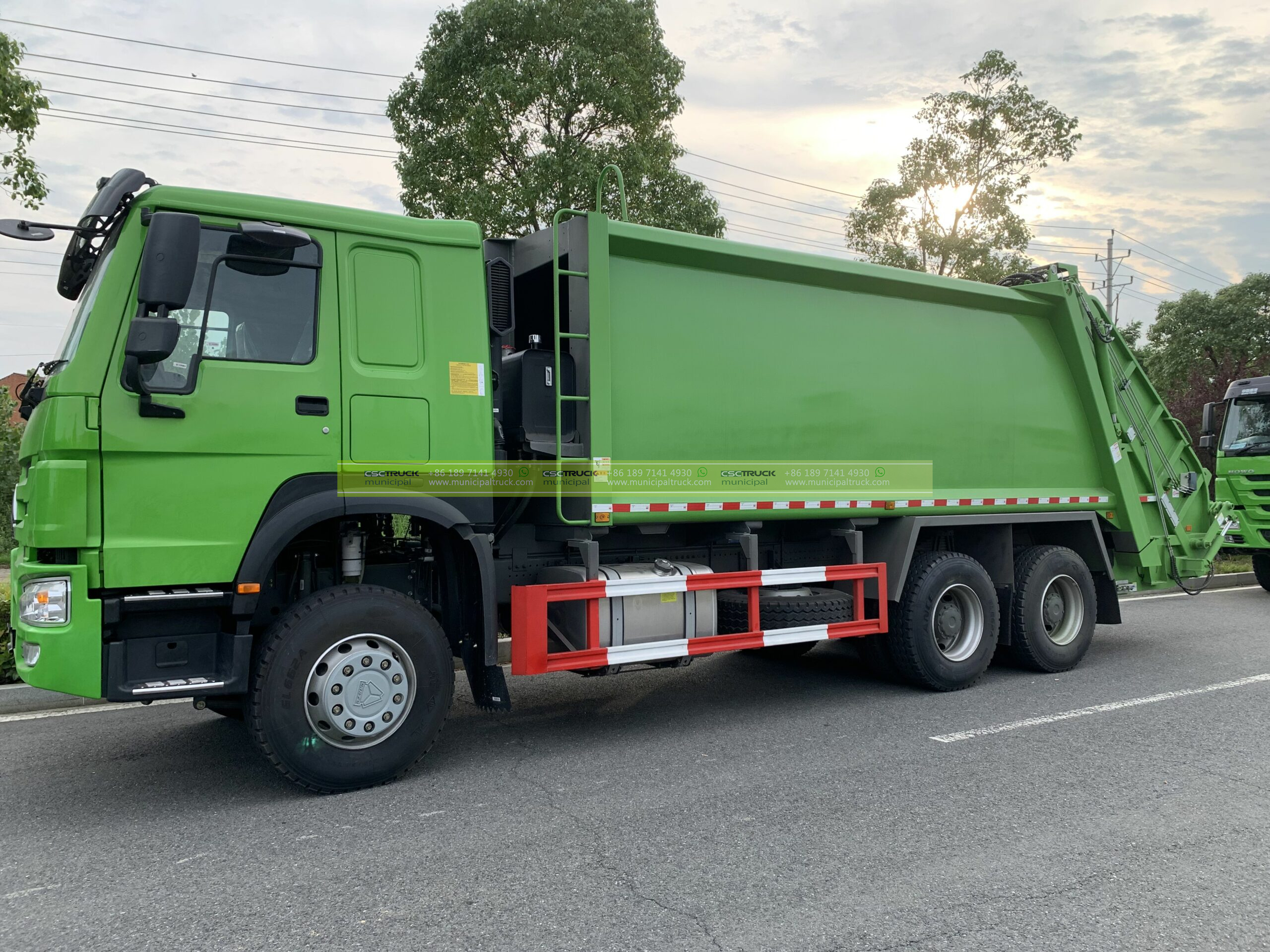 SINOTRUK 20CBM Garbage Compactor Truck Body Left SINOTRUK 20CBM Garbage Compactor Truck Body Left