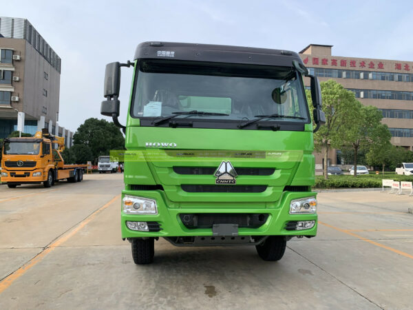 SINOTRUK Vacuum Sewer Truck 18000L Head