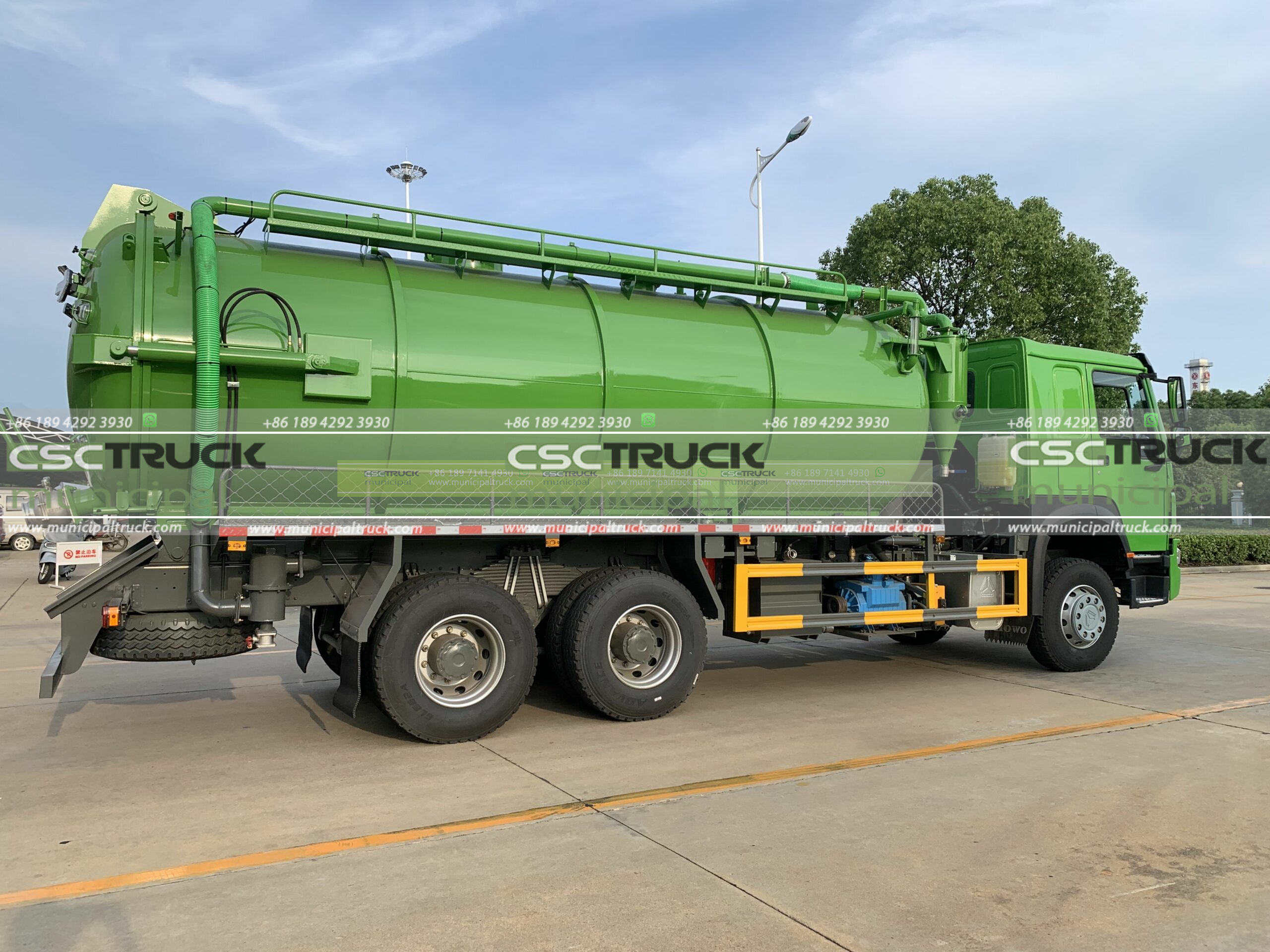 SINOTRUK Vacuum Sewer Truck 18000L Right Container SINOTRUK Vacuum Sewer Truck 18000L Right Container