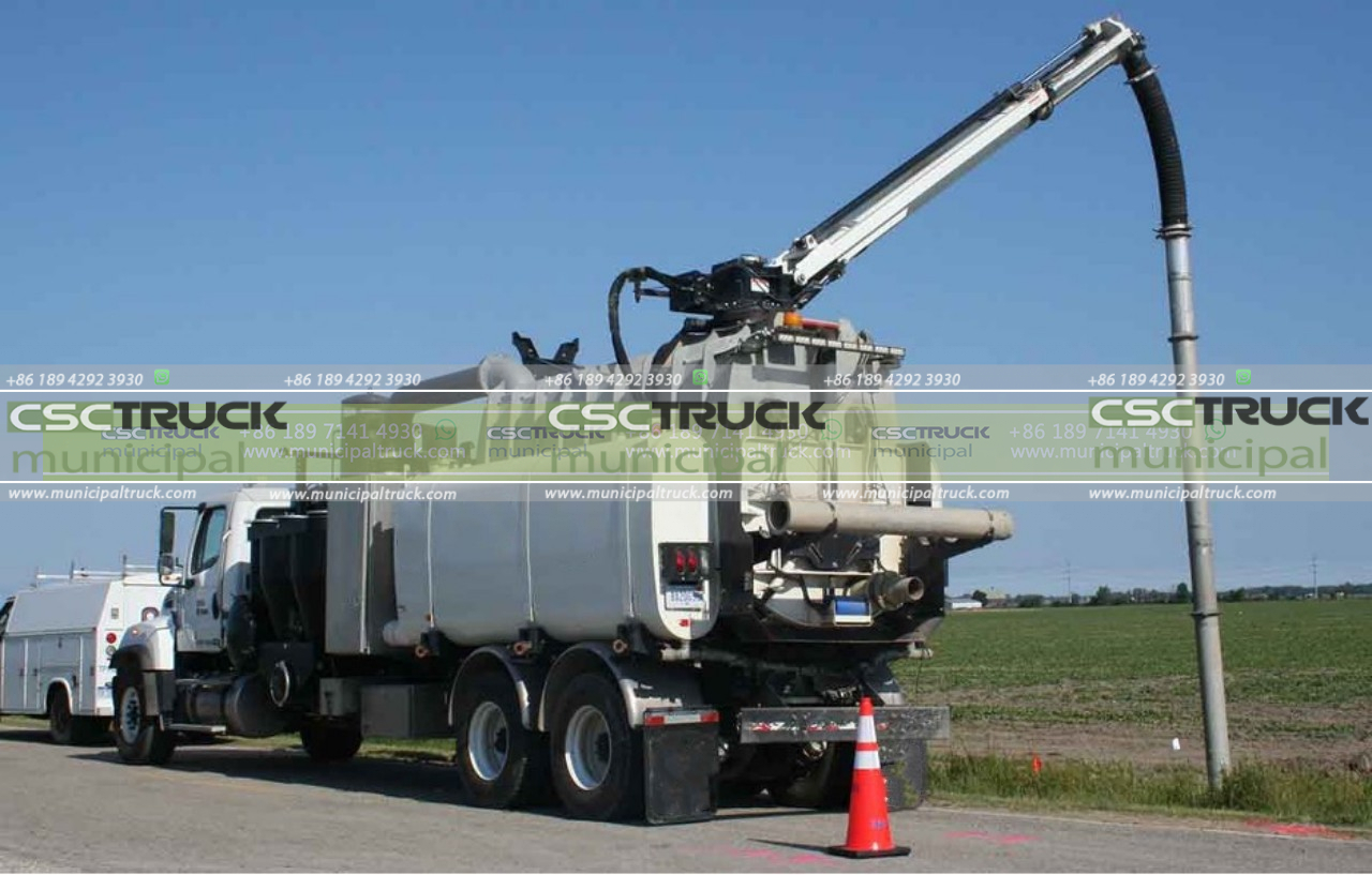 Vacuum sewer truck (7)